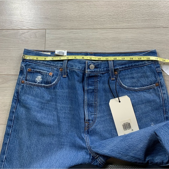 Levi’s Wedgie High Rise Distressed Raw Hem Jeans - Picture 12 of 14